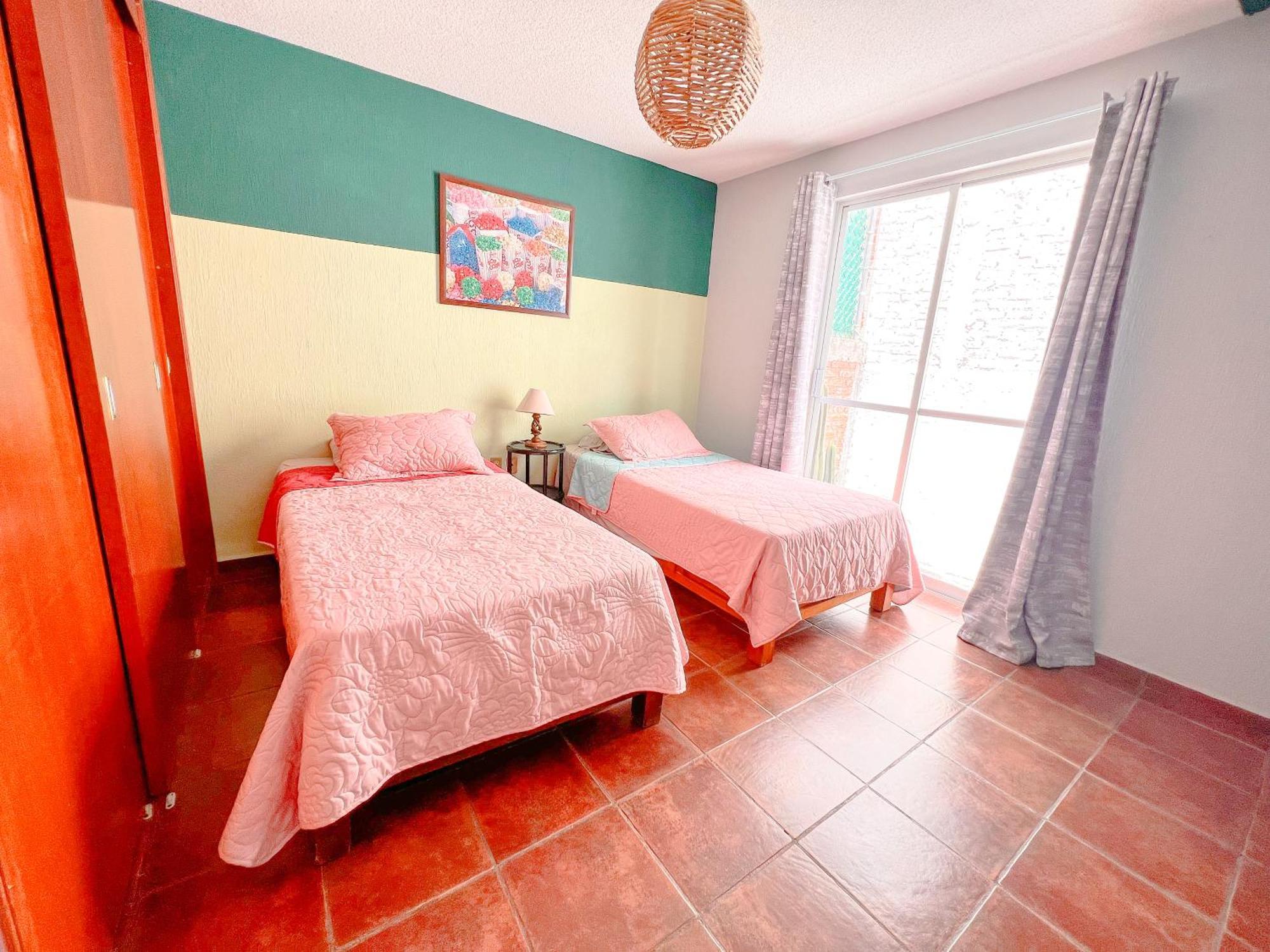 Colorful Family Condo With Terrace And Free Parking Guanajuato Dış mekan fotoğraf